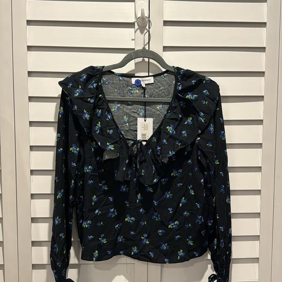 WeWoreWhat NWT Watercolor Floral Ditsy Black Ruffle Blouse. - Picture 4 of 11
